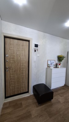 Продам трехкомнатную (3-комн.) квартиру, 35-й мкр, 27, Октябрьский г