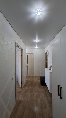 Продам трехкомнатную (3-комн.) квартиру, 35-й мкр, 27, Октябрьский г