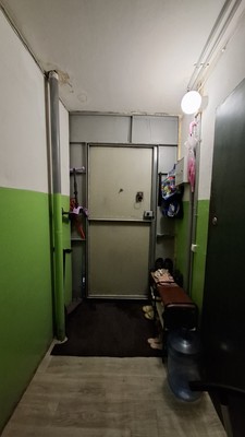 Продам трехкомнатную (3-комн.) квартиру, 35-й мкр, 27, Октябрьский г