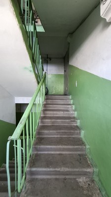 Продам трехкомнатную (3-комн.) квартиру, 35-й мкр, 27, Октябрьский г