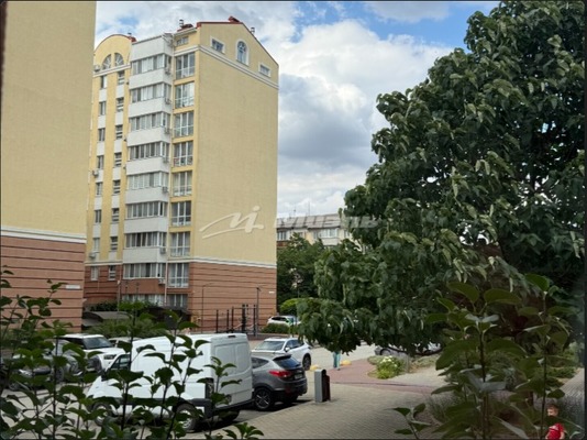 Продам однокомнатную (1-комн.) квартиру, Железнодорожная ул, 1д, Симферополь г