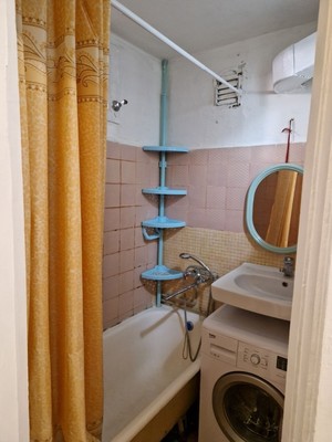 Продам двухкомнатную (2-комн.) квартиру, Павленко ул, 11, Симферополь г