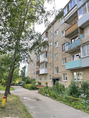 Продам однокомнатную (1-комн.) квартиру, Волховская ул, 14, Великий Новгород г