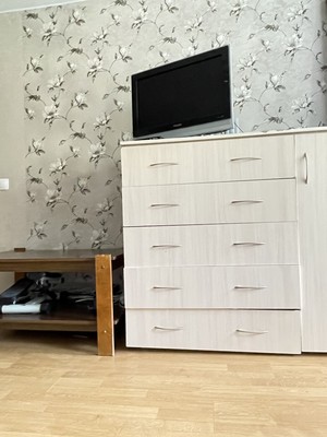 Продам однокомнатную (1-комн.) квартиру, Волховская ул, 14, Великий Новгород г