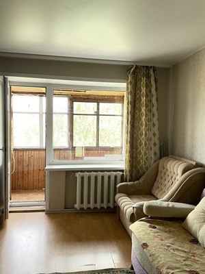 Продам однокомнатную (1-комн.) квартиру, Волховская ул, 14, Великий Новгород г