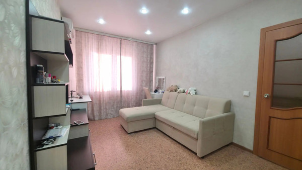 Продам однокомнатную (1-комн.) квартиру, Калинина ул, 126, Ишим г