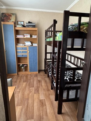 Продам трехкомнатную (3-комн.) квартиру, Ленинградская ул, 9, Туапсе г