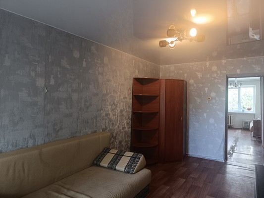 Продам трехкомнатную (3-комн.) квартиру, Киевская ул, 163, Симферополь г