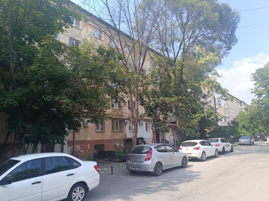 Продам трехкомнатную (3-комн.) квартиру, Киевская ул, 163, Симферополь г