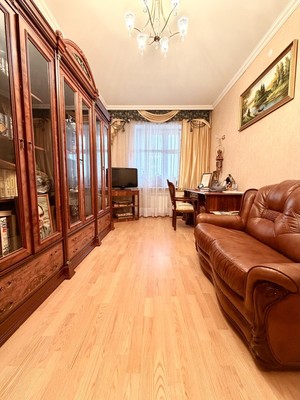 Продам трехкомнатную (3-комн.) квартиру, Зинина ул, 3, Казань г