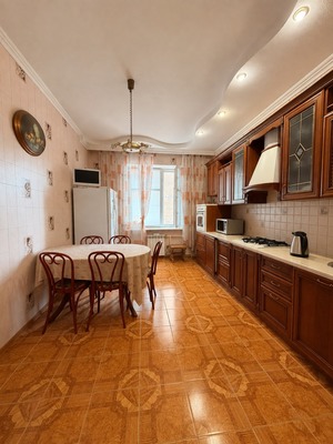Продам трехкомнатную (3-комн.) квартиру, Зинина ул, 3, Казань г