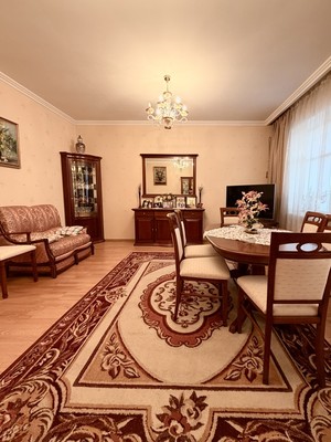 Продам трехкомнатную (3-комн.) квартиру, Зинина ул, 3, Казань г