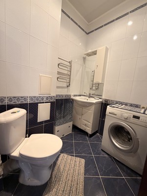 Продам трехкомнатную (3-комн.) квартиру, Зинина ул, 3, Казань г