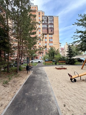 Продам трехкомнатную (3-комн.) квартиру, Зинина ул, 3, Казань г