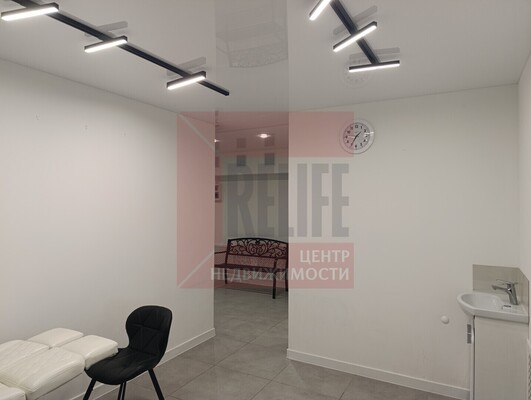 Продам коммерческое помещение 29,5 м2, Победы пр-кт, 106, Калининград г