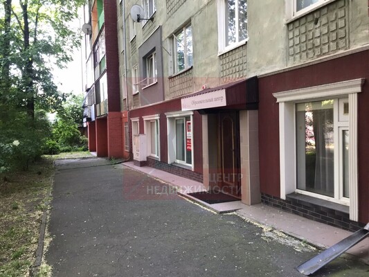 Продам коммерческое помещение 94 м2, Уральская ул, 2-16, Калининград г
