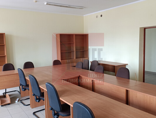 Продам коммерческое помещение 2 561,9 м2, Дамбовая 3-я ул, Калининград г