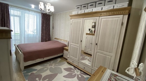 Продам двухкомнатную (2-комн.) квартиру, Старозенитная ул, 9, Симферополь г