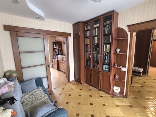 Продам многокомнатную квартиру, Космонавтов пр-кт, 1к1, Королев г