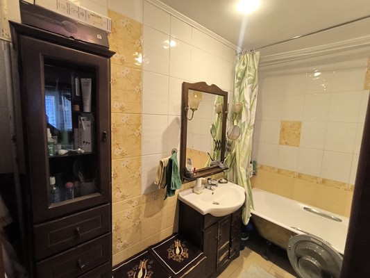 Продам многокомнатную квартиру, Космонавтов пр-кт, 1к1, Королев г
