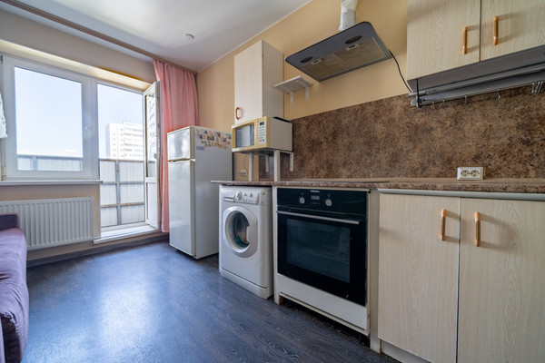 Продам однокомнатную (1-комн.) квартиру, Старорусский пр-кт, 6А, Шушары п