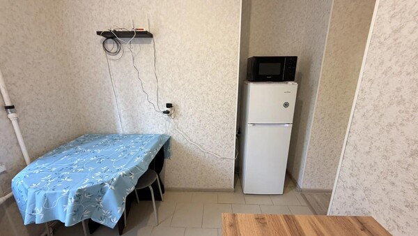 Сдам двухкомнатную (2-комн.) квартиру, 1 мкр, 57, Кропоткин г