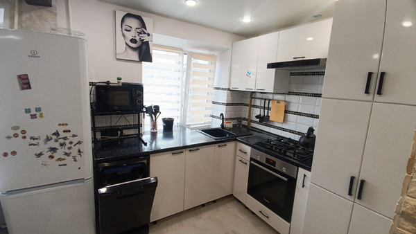 Продам трехкомнатную (3-комн.) квартиру, Горького ул, 17, Малино рп