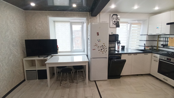 Продам трехкомнатную (3-комн.) квартиру, Горького ул, 17, Малино рп