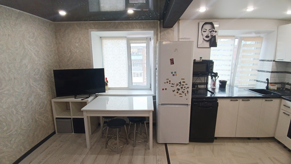 Продам трехкомнатную (3-комн.) квартиру, Горького ул, 17, Малино рп