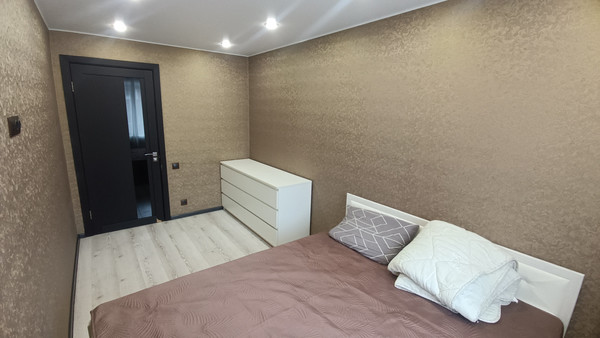 Продам трехкомнатную (3-комн.) квартиру, Горького ул, 17, Малино рп