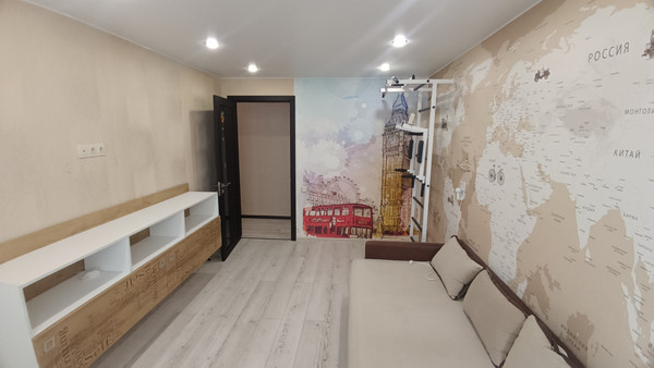 Продам трехкомнатную (3-комн.) квартиру, Горького ул, 17, Малино рп