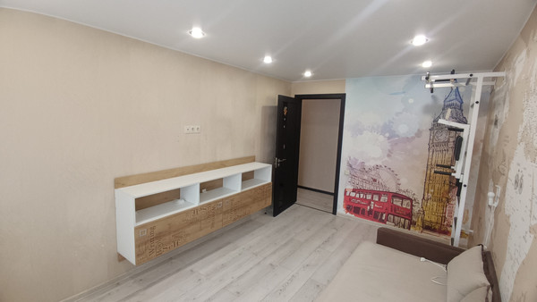 Продам трехкомнатную (3-комн.) квартиру, Горького ул, 17, Малино рп