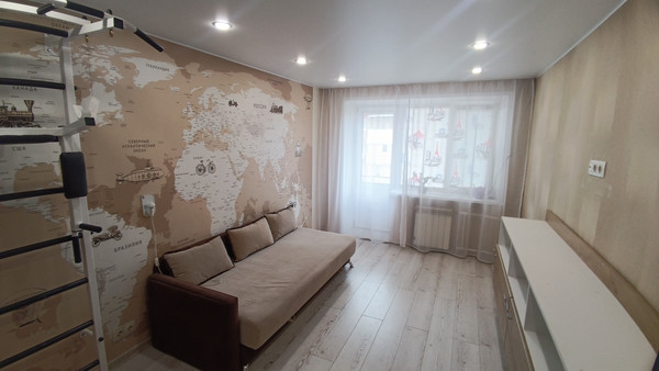 Продам трехкомнатную (3-комн.) квартиру, Горького ул, 17, Малино рп