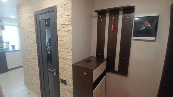 Продам трехкомнатную (3-комн.) квартиру, Горького ул, 17, Малино рп