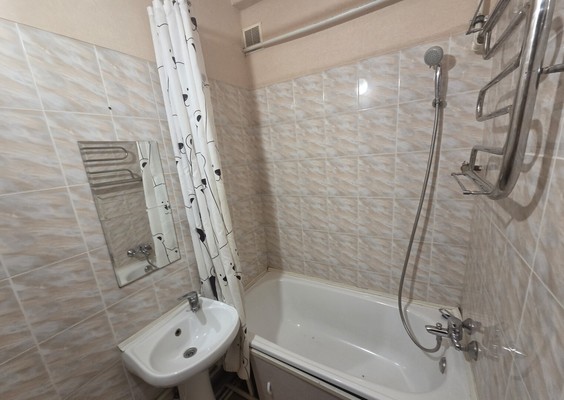 Продам двухкомнатную (2-комн.) квартиру, 2-я Краснодарская ул, 149/6, Ростов-на-Дону г