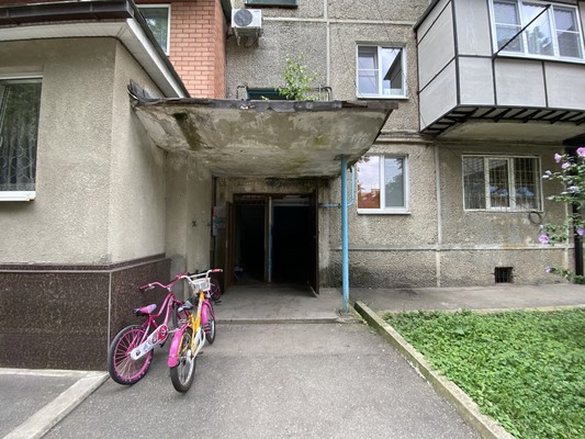 Продам двухкомнатную (2-комн.) квартиру, Коллонтай ул, 8, Нальчик г