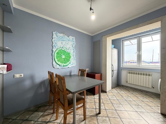 Продам двухкомнатную (2-комн.) квартиру, Кабардинская ул, 214, Нальчик г