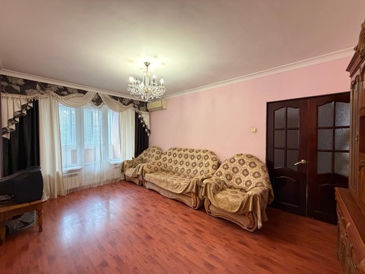 Продам двухкомнатную (2-комн.) квартиру, Кабардинская ул, 214, Нальчик г