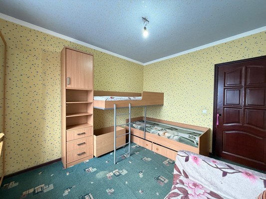 Продам двухкомнатную (2-комн.) квартиру, Кабардинская ул, 214, Нальчик г