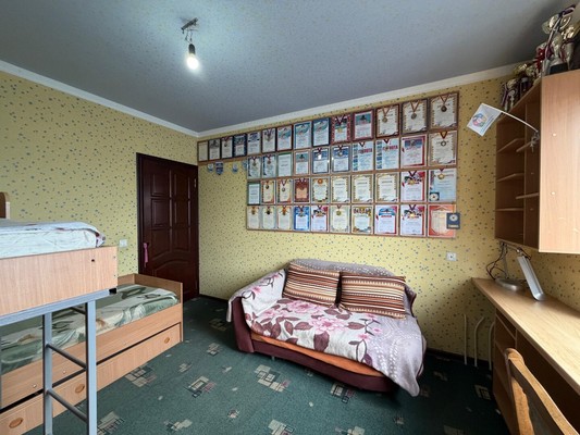 Продам двухкомнатную (2-комн.) квартиру, Кабардинская ул, 214, Нальчик г