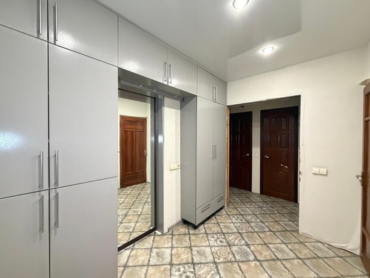 Продам двухкомнатную (2-комн.) квартиру, Кабардинская ул, 214, Нальчик г