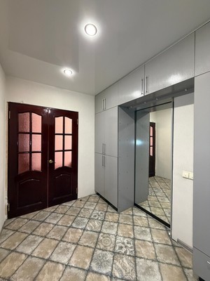 Продам двухкомнатную (2-комн.) квартиру, Кабардинская ул, 214, Нальчик г