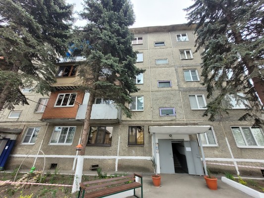 Продам двухкомнатную (2-комн.) квартиру, Угнич ул, 11, Баксан г