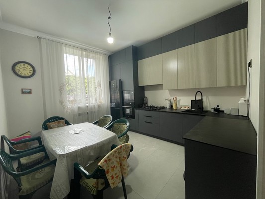 Продам трехкомнатную (3-комн.) квартиру, Головко ул, 5, Нальчик г