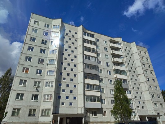 Продам двухкомнатную (2-комн.) квартиру, Ленина ул, 1, Костомукша г