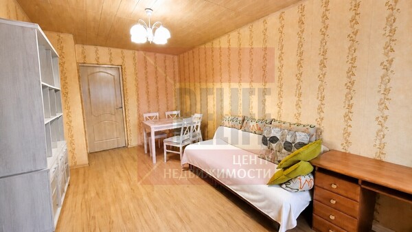 Продам двухкомнатную (2-комн.) квартиру, Стекольная ул, 25, Калининград г