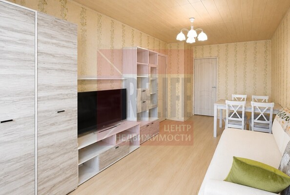 Продам двухкомнатную (2-комн.) квартиру, Стекольная ул, 25, Калининград г