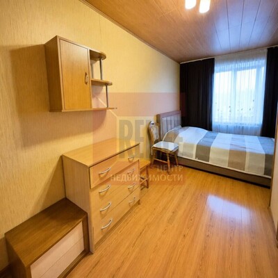Продам двухкомнатную (2-комн.) квартиру, Стекольная ул, 25, Калининград г