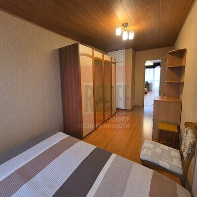 Продам двухкомнатную (2-комн.) квартиру, Стекольная ул, 25, Калининград г