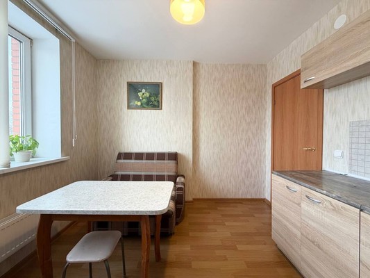 Продам однокомнатную (1-комн.) квартиру, Загородная ул, 37к2, Колпино г